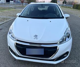 Peugeot 208 benzina/gpl