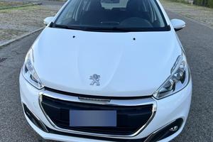 Peugeot 208 benzina/gpl