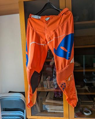 pantalone e maglia da cross