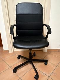 Sedia girevole IKEA colore nero