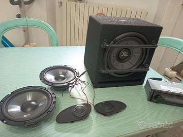 Stereo e impianto audio automobile