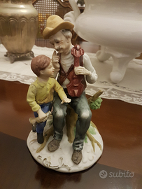 Statue di porcellana