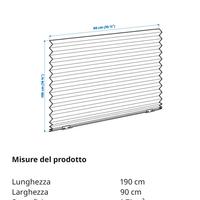 3 Tende plissettate, 4 a rullo di colore bianco.