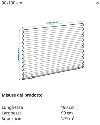 3 Tende plissettate, 4 a rullo di colore bianco.