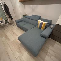 Divano con chaiselongue Poltronesofà