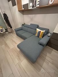 Divano con chaiselongue Poltronesofà