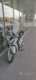 Sh 125 grigio finanza