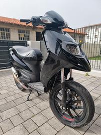 Aprilia SR 50 Motard