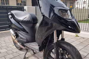 Aprilia SR 50 Motard