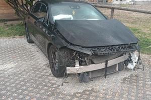 Mercedes classe A 180d INCIDENTATA