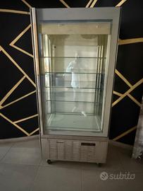 Congelatore per dolci esposizione