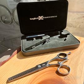 Forbici Tagliati x il Successo per Sfoltire