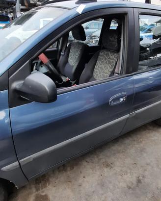 HYUNDAI MATRIX 2002 - PORTA ANTERIORE SINISTRO