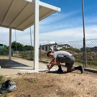 Giovane artigiano edile