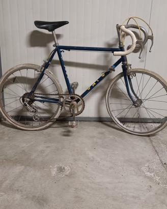 bicicletta corsa ragazzo 