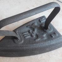 VECCHIO / ANTICO FERRO DA STIRO ZR III 