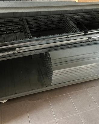 Scaffali in metallo rinforzati