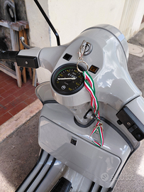 Piaggio Vespa P200E