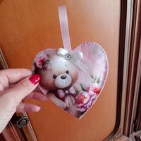 Cuore fatto a mano con orsetto