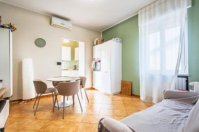 2 LOCALI A GRUGLIASCO