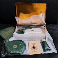 Wellcome kit Alitalia 1° classe anni '70 in latta