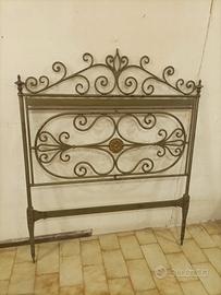 Antico letto singolo 