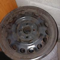 4 cerchi ferro usati poco per  peugeot107 citroenC