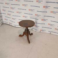 Sgabello girevole regolabile in stile