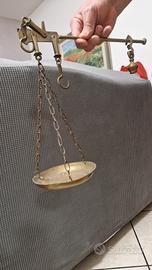 bilancia antica in ottone.