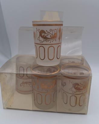 Set bicchieri vintage con decori oro