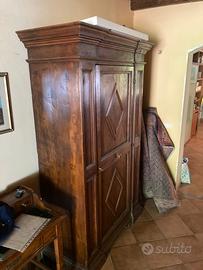 Mobili in noce massello