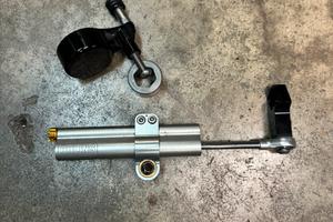 Ammortizzatore di sterzo ohlins 63mm yamaha R6