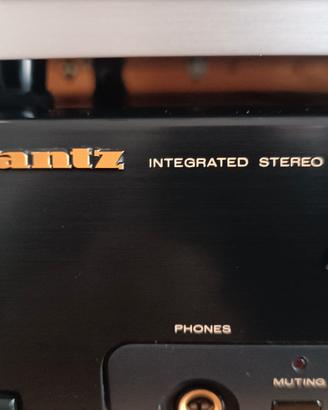 marantz.. amplificatore vintage... perfettamente 