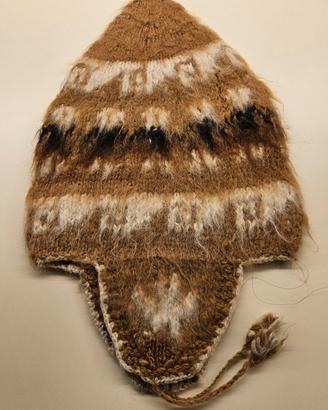 Chullo boliviano in lana di alpaca