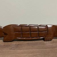 Soprammobile in legno coccodrillo