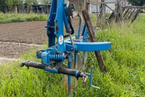 Aratro monovomere de franceschi