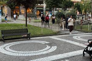 Negozio Piazzale Brunelleschi, Portici (NA)