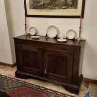 Antica credenza bassa