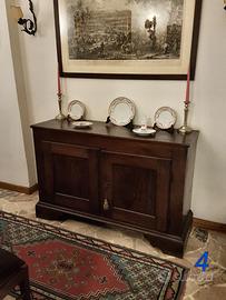Antica credenza bassa