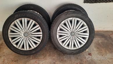 4 gomme invernali 185/60 R15 con cerchi
