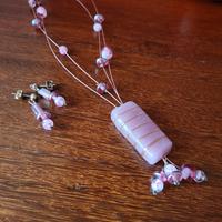 Collana e orecchini in quarzo rosa 