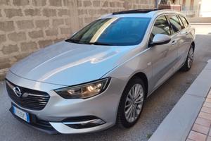 Opel INSIGNIA 1.6 CDTI 136 cv - CAMBIO AUTOMATICO 