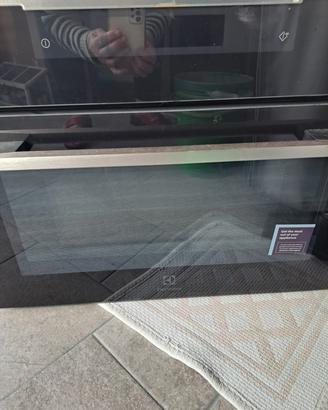 Electrolux forno combinato microonde KVLBE00X