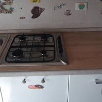 top cucina con lavello e fuochi 