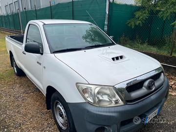 Toyota Hilux 2.4 td