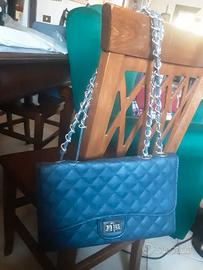 Borsa nera a tracolla trapuntata