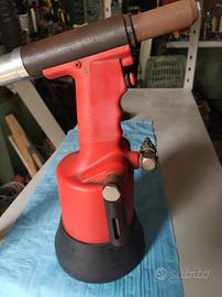 rivettatrice pneumatica Far rac
