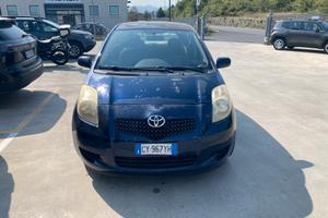 Toyota Yaris 1.0 5 porte