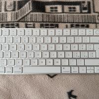 Tastiera Magic Keyboard Apple con Touch id.