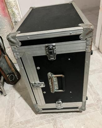 Fly case